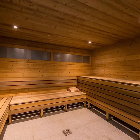 Savoyard Style Alpine Retreat Appartement Val Thorens